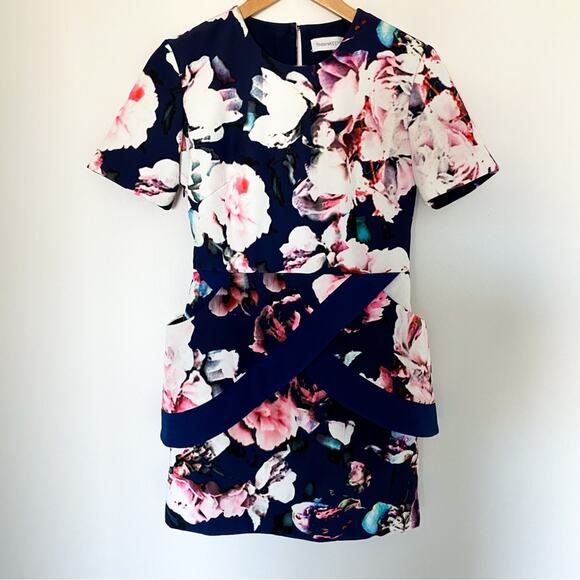 Finders Keepers Pursuit Dress - Picture 3 of 8